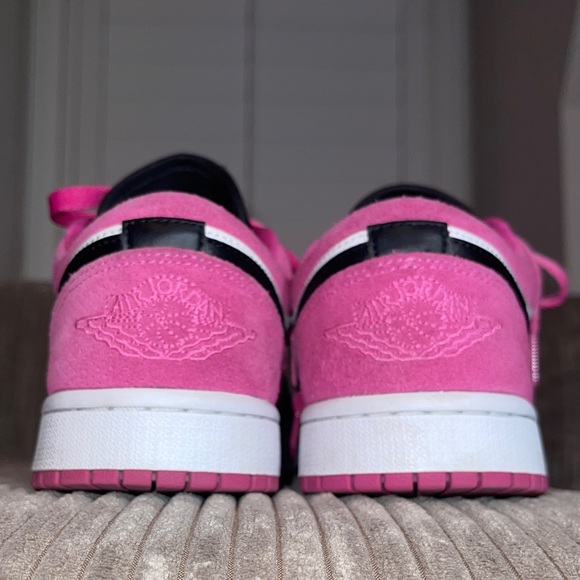 Nike Air Jordan 1 Low SE - Picture 3 of 8